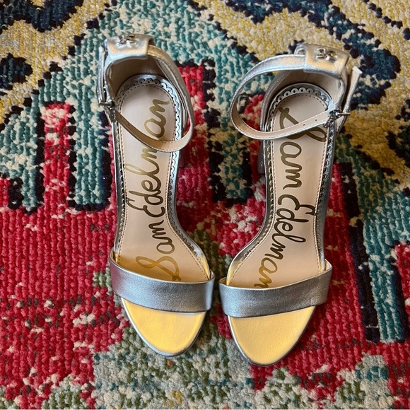 SAM EDELMAN Yaro Block Heel Leather Sandal 4"
Silver Shimmer Ankle Strap Party - Picture 2 of 6